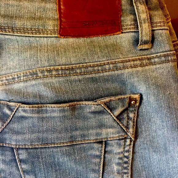 DKNY Ludlow Babybell jeans size 4 - Picture 2 of 2